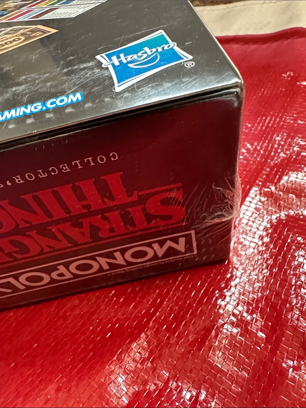 Stranger Things Monopoly Collector's Edition - Picture 5 of 7